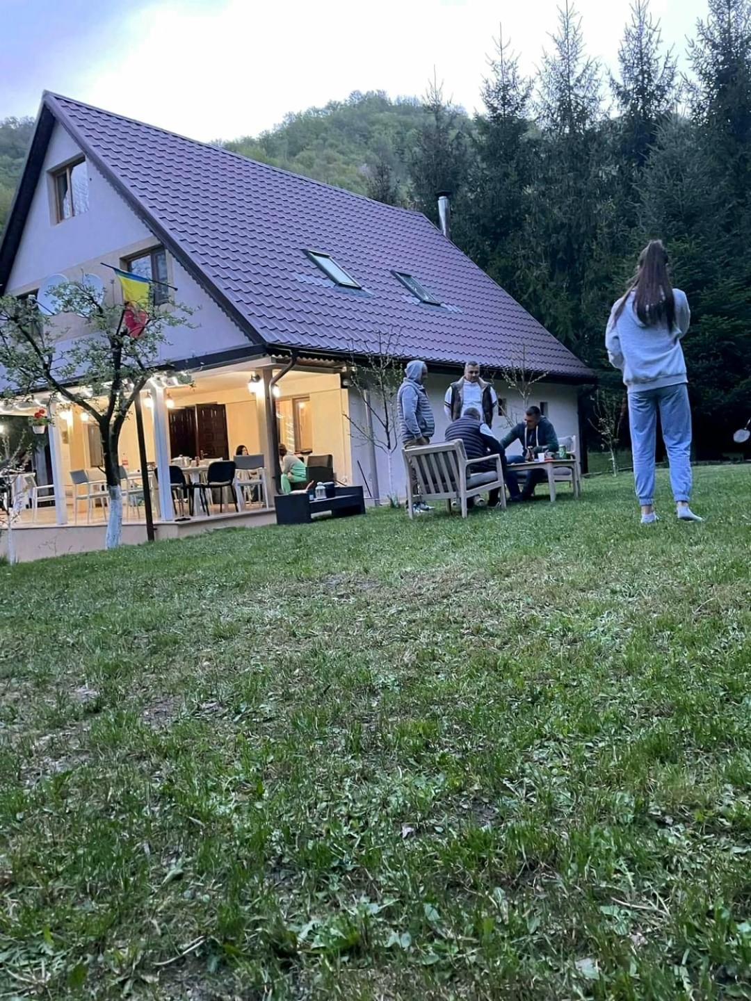 Casa Aris Lepsa Vrancea Hotel Buitenkant foto